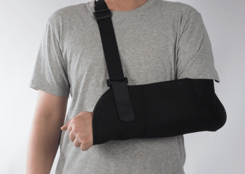 Arm with sling because of fracture